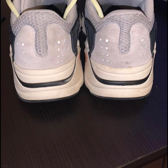 Yeezy Boost 700 Waverunner - Picture 4 of 4